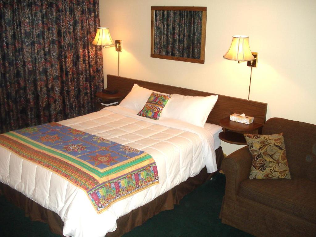 Motel Tyrol Radium Hot Springs Dış mekan fotoğraf